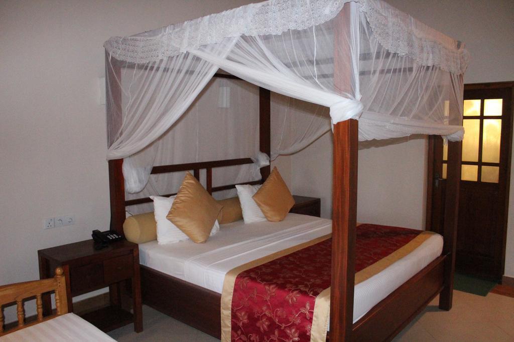 Warahena Beach Hotel Бентота Екстер'єр фото